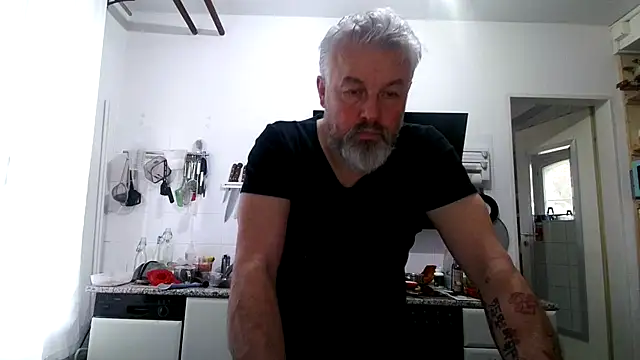 Snapshot of Berg_Boy chatting on February 14, 2026, 8:25 am Berg Boy online show from February 14, 2026, 8:25 am