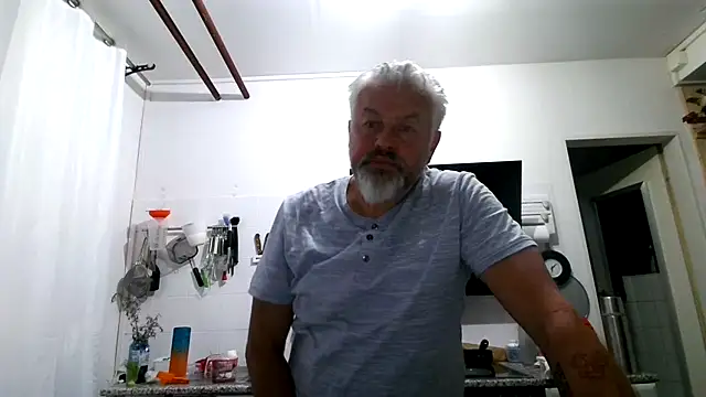 Snapshot of Berg_Boy chatting on May 12, 2026, 4:09 am Berg Boy online show from May 12, 2026, 4:09 am