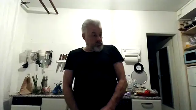 Snapshot of Berg_Boy chatting on January 18, 2026, 12:47 am Berg Boy online show from January 18, 2026, 12:47 am