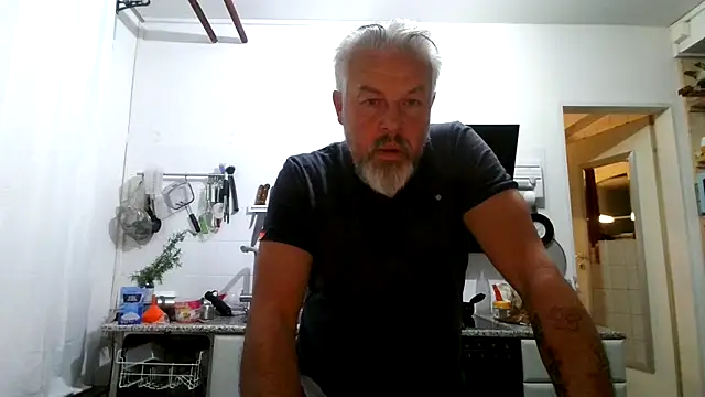 Snapshot of Berg_Boy chatting on April 24, 2026, 3:52 am Berg Boy online show from April 24, 2026, 3:52 am