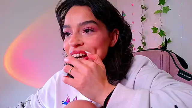 Snapshot of amyheaven_ chatting on September 22, 2025, 12:49 am amyheaven online show from September 22, 2025, 12:49 am