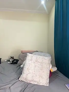 Snapshot of Ivelleee_ chatting on October 25, 2025, 11:27 pm Ivelleee online show from October 25, 2025, 11:27 pm