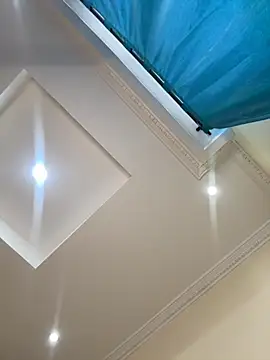 Snapshot of Ivelleee_ chatting on November 24, 2025, 8:31 pm Ivelleee online show from November 24, 2025, 8:31 pm