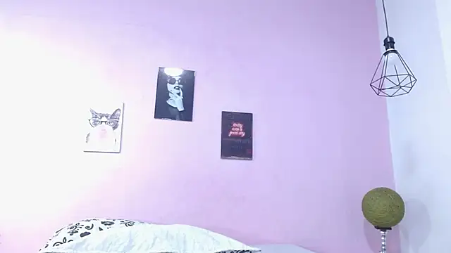 Snapshot of fiorela_madison chatting on October 8, 2025, 12:17 pm fiorela madison online show from October 8, 2025, 12:17 pm