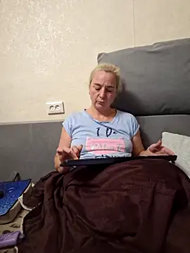 Snapshot of my_Kazka chatting on November 4, 2025, 4:55 pm my Kazka online show from November 4, 2025, 4:55 pm