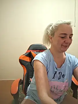 Snapshot of my_Kazka chatting on November 5, 2025, 5:38 pm my Kazka online show from November 5, 2025, 5:38 pm