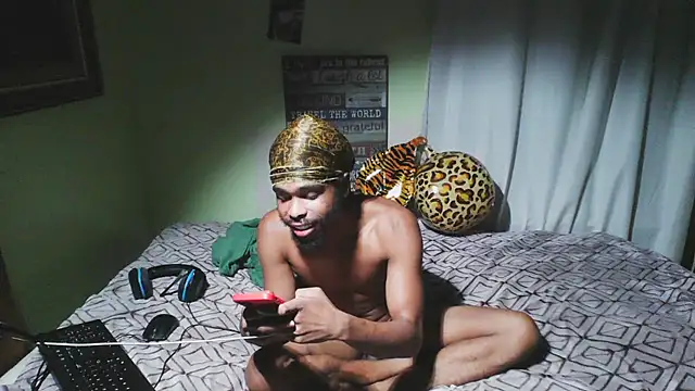 Snapshot of anthonyroth chatting on September 30, 2025, 2:28 am anthonyroth online show from September 30, 2025, 2:28 am