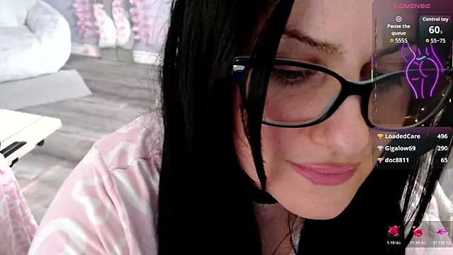 Snapshot of BellaStar84 chatting on April 29, 2026, 5:30 pm BellaStar84 online show from April 29, 2026, 5:30 pm