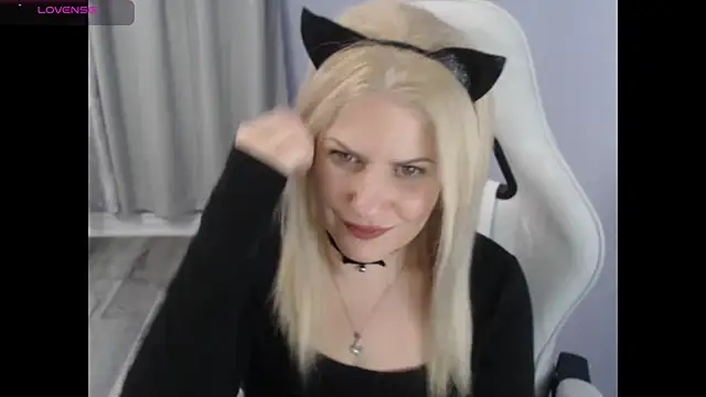 BellaStar84 online show from October 28, 2025, 12:48 pm