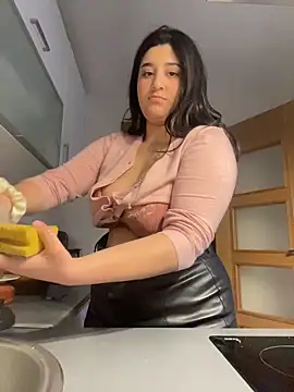 SashaLuss  online show from May 3, 2026, 6:44 pm