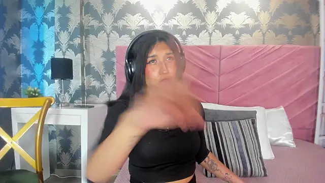 Karin Ks online show from October 23, 2025, 7:12 pm