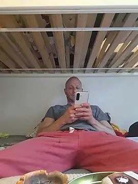 Snapshot of svenpfeifer chatting on May 10, 2026, 4:42 pm svenpfeifer online show from May 10, 2026, 4:42 pm