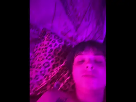 Snapshot of LoganPeny chatting on January 19, 2026, 10:30 am LoganPeny online show from January 19, 2026, 10:30 am