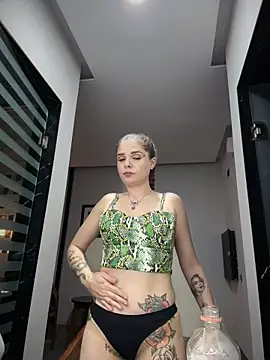 Snapshot of LoganPeny chatting on March 9, 2026, 9:13 am LoganPeny online show from March 9, 2026, 9:13 am