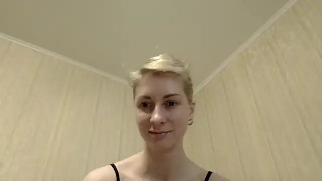 Snapshot of _Black-Panther_ chatting on May 18, 2026, 1:27 pm Black-Panther online show from May 18, 2026, 1:27 pm