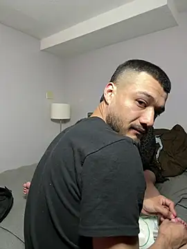 Snapshot of A-chorros chatting on March 12, 2025, 3:57 am A-chorros online show from March 12, 2025, 3:57 am