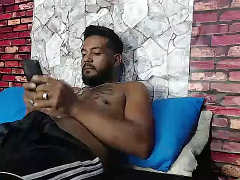 Snapshot of BladeFoxxx1 chatting on April 20, 2026, 8:54 pm BladeFoxxx1 online show from April 20, 2026, 8:54 pm