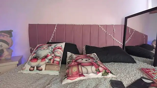 kitty-kryss online show from January 5, 2026, 5:38 pm