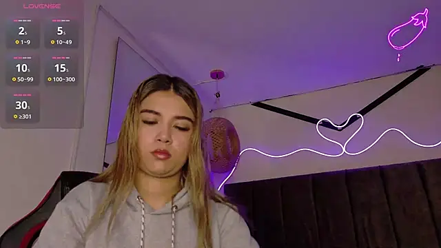 Snapshot of natasha__black chatting on October 28, 2025, 7:35 pm natasha black online show from October 28, 2025, 7:35 pm