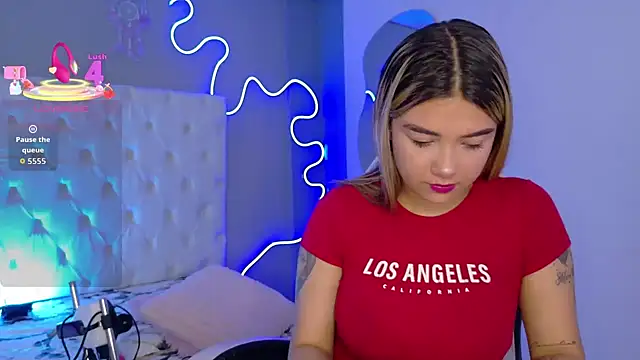 Snapshot of natasha__black chatting on November 7, 2025, 7:40 pm natasha black online show from November 7, 2025, 7:40 pm