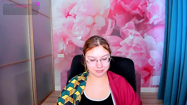 AngelinaLow online show from February 6, 2026, 12:34 pm