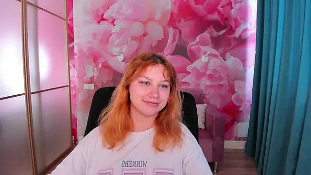 AngelinaLow online show from May 16, 2026, 11:31 am