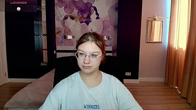 AngelinaLow online show from October 21, 2025, 11:31 am