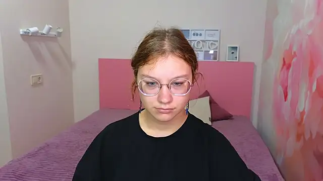 AngelinaLow online show from September 9, 2025, 11:30 am