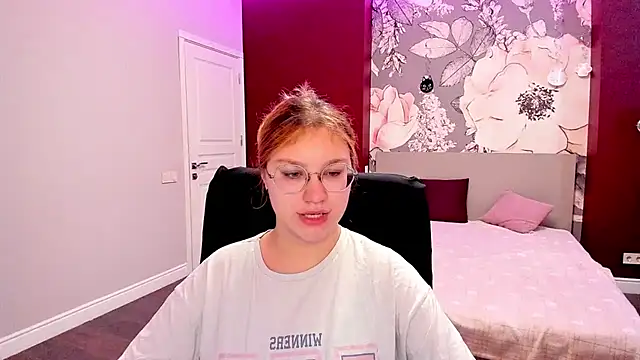 AngelinaLow online show from February 23, 2026, 12:28 pm