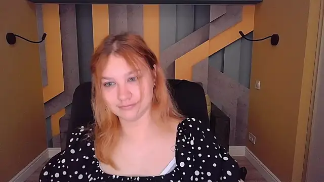 AngelinaLow online show from May 24, 2026, 5:29 am