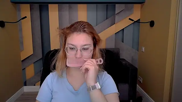 AngelinaLow online show from January 5, 2026, 5:27 pm