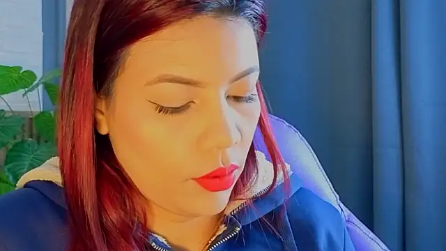 TiffanyWalk online show from February 25, 2026, 12:38 pm