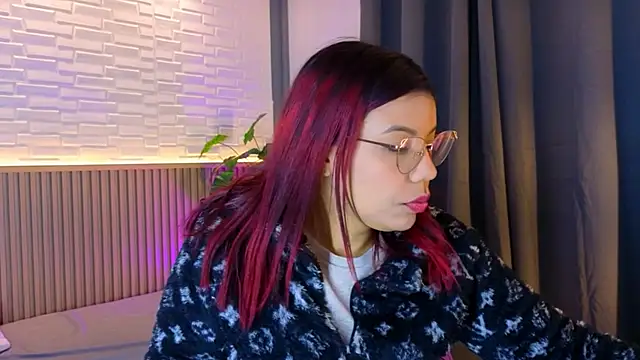 TiffanyWalk online show from November 15, 2025, 10:52 am