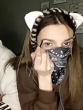 felimelii online show from March 21, 2025, 7:35 pm