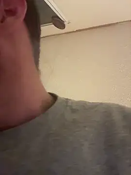 Stillhard8925 online show from November 4, 2025, 10:41 am