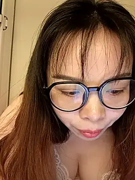 Snapshot of aa520uv chatting on March 17, 2025, 2:34 pm aa520uv online show from March 17, 2025, 2:34 pm