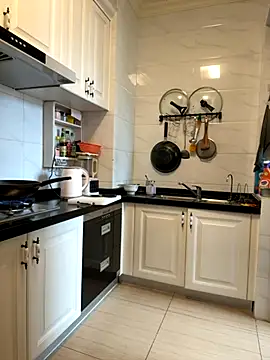 aa520uv online show from November 11, 2025, 1:11 am