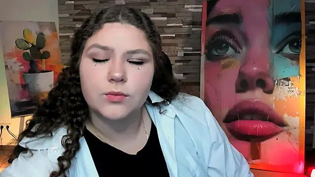 Snapshot of FlorenceAnderson chatting on March 19, 2025, 10:33 am FlorenceAnderson online show from March 19, 2025, 10:33 am