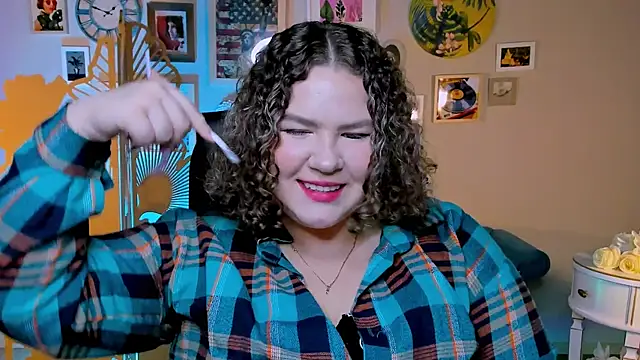 Snapshot of FlorenceAnderson chatting on October 1, 2025, 5:17 pm FlorenceAnderson online show from October 1, 2025, 5:17 pm