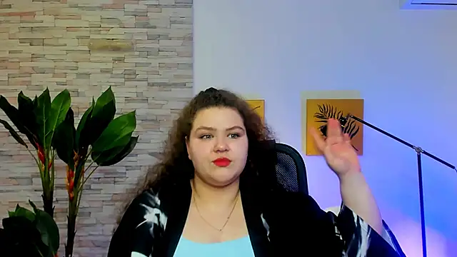 Snapshot of FlorenceAnderson chatting on March 14, 2025, 1:57 pm FlorenceAnderson online show from March 14, 2025, 1:57 pm