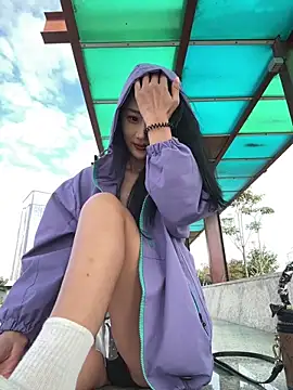 Snapshot of linger-23 chatting on November 6, 2025, 7:23 am linger-23 online show from November 6, 2025, 7:23 am