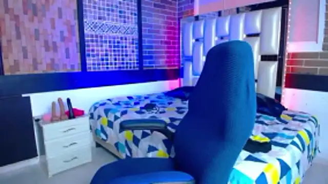 Snapshot of kriss_sweetboobs10 chatting on February 1, 2026, 12:03 pm kriss sweetboobs10 online show from February 1, 2026, 12:03 pm