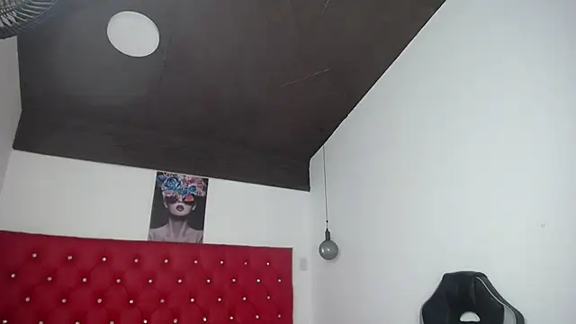 kriss sweetboobs10 online show from May 15, 2026, 12:58 pm