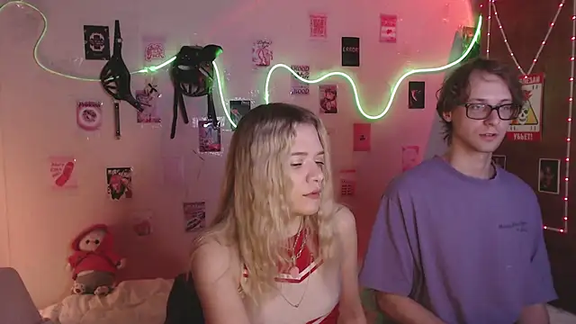 Your Horny Friends online show from October 28, 2025, 5:23 pm