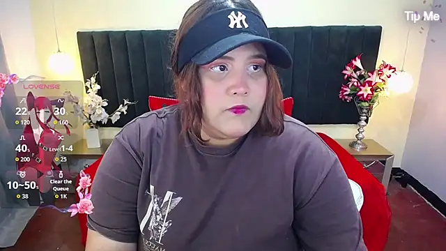 Snapshot of ailyn_maury chatting on September 30, 2025, 1:22 am ailyn maury online show from September 30, 2025, 1:22 am