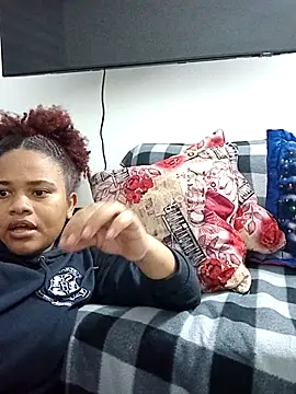 LEIDY LORENA online show from December 3, 2025, 9:47 pm