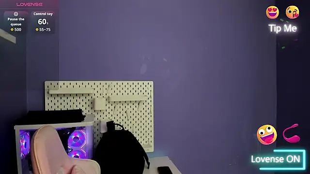 Snapshot of Alice_26_ chatting on November 12, 2025, 3:27 pm Alice 26 online show from November 12, 2025, 3:27 pm