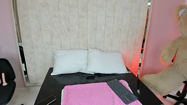 Snapshot of Alice_26_ chatting on September 10, 2025, 7:57 pm Alice 26 online show from September 10, 2025, 7:57 pm