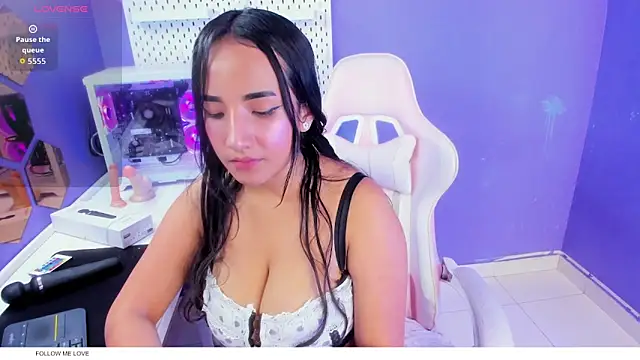 Snapshot of Alice_26_ chatting on November 14, 2025, 1:59 pm Alice 26 online show from November 14, 2025, 1:59 pm