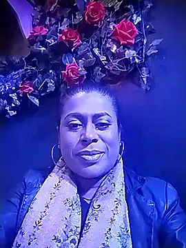 Tu-Reina online show from October 5, 2025, 5:53 am